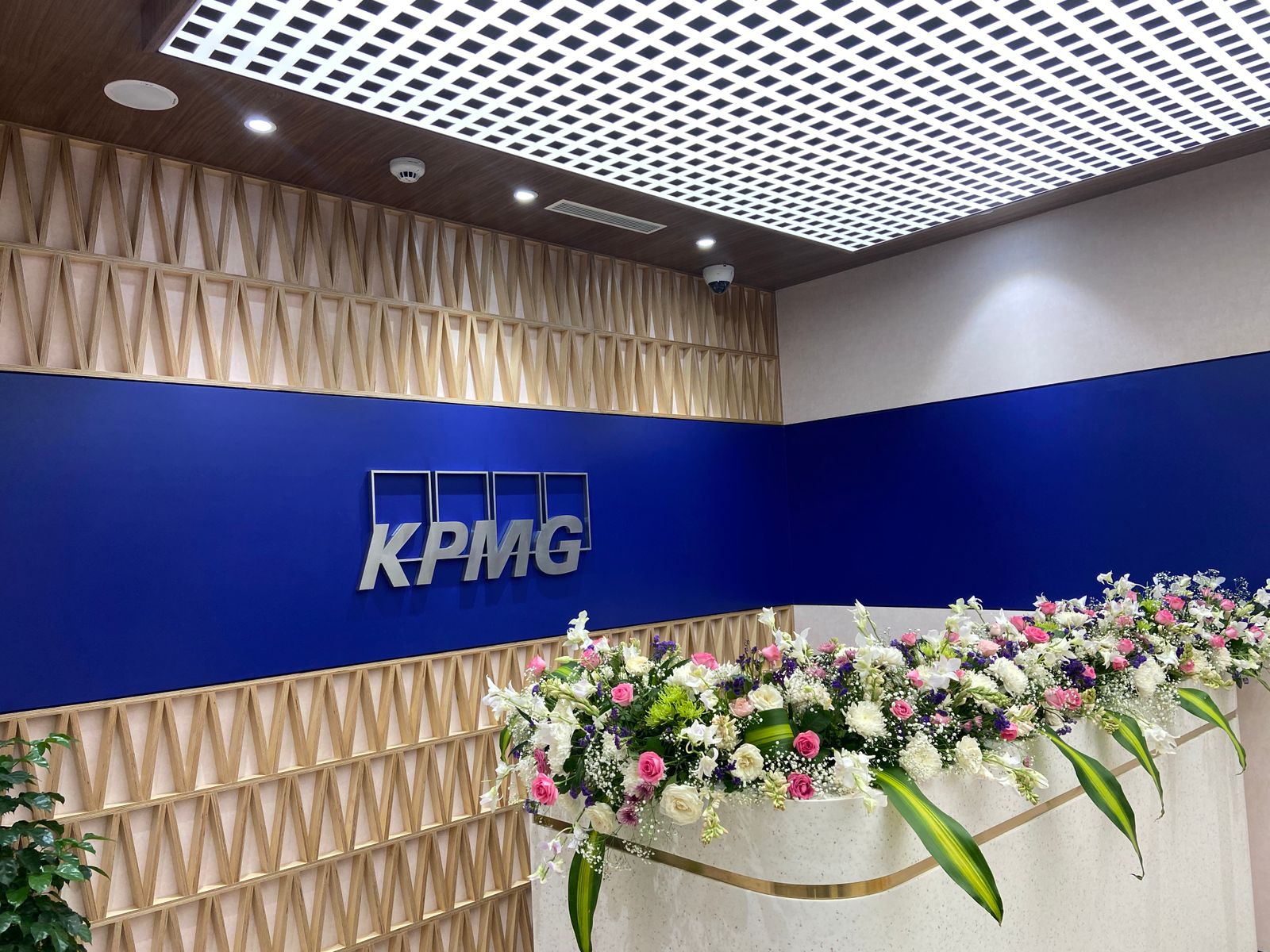 KPMG, LOWERPAREL